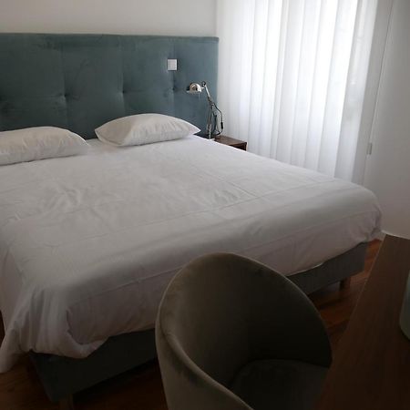 Guest House Eca - Centro Historico เลเรีย ภายนอก รูปภาพ