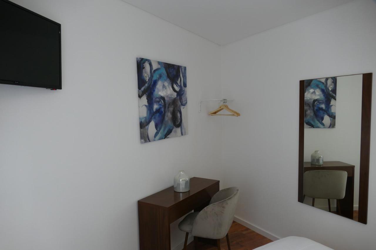 Guest House Eca - Centro Historico เลเรีย ภายนอก รูปภาพ