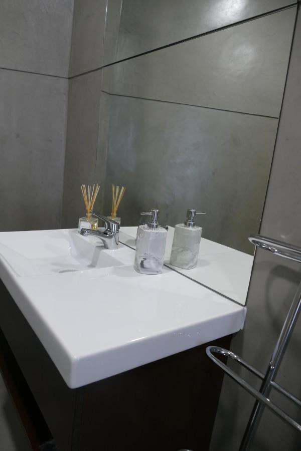 Guest House Eca - Centro Historico เลเรีย ภายนอก รูปภาพ
